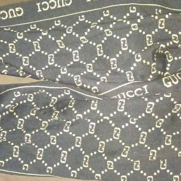Authentic Vintage Gucci Scarf - Picture 2 of 4